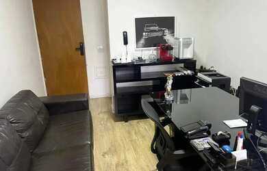 Imagem: O depósito possui 1 Vaga na garagem e 30m² de Área e está