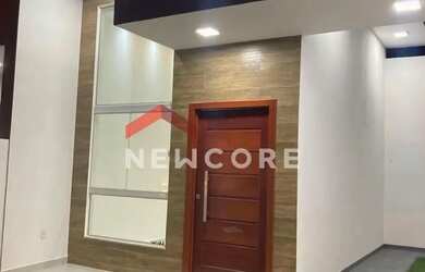 Imagem: A casa possui 2 Dormitórios, 2 Banheiros, 2 Vagas na garagem