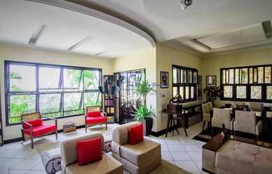 Imagem: A casa em condomínio possui 4 Dormitórios, 5 Banheiros, 2