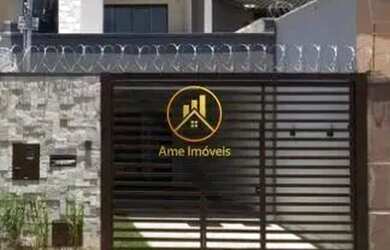 Imagem: A casa possui 3 Dormitórios, 1 Banheiro, 3 Vagas na garagem