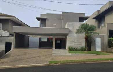 Imagem: A casa em condomínio possui 3 Dormitórios, 4 Banheiros, 4