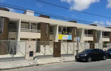 Imagem: A casa em condomínio possui 3 Dormitórios e está localizado