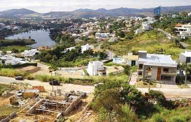 Imagem: O terreno possui 900m² de Área e está localizado em Capitólio