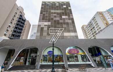 Imagem: O depósito possui 2 Vagas na garagem, 135m² de Área e está