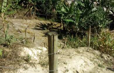 Imagem: O terreno possui 360m² de Área e está localizado em Duque