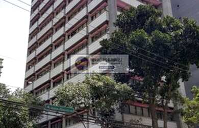 Imagem: O depósito possui 2 Vagas na garagem, 130m² de Área e está