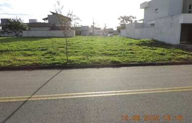 Imagem: O terreno possui 300m² de Área e está localizado em Jardim