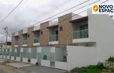 Imagem: A casa possui 3 Dormitórios, 2 Banheiros, 2 Vagas na garagem