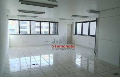 Imagem: O depósito possui 2 Vagas na garagem e 70m² de Área e está