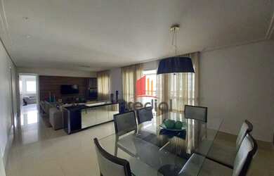 Imagem: O apartamento possui 3 Dormitórios, 1 Banheiro, 2 Vagas na