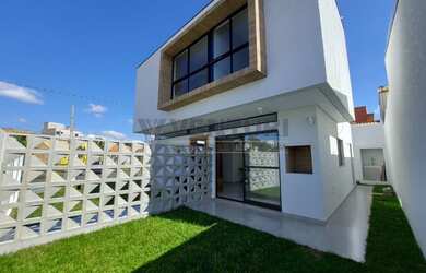 Imagem: A casa possui 3 Dormitórios, 3 Banheiros e 150m² de Área