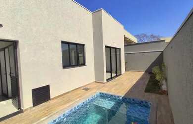 Imagem: A casa em condomínio à venda possui 3 Dormitórios, 4 Banheiros