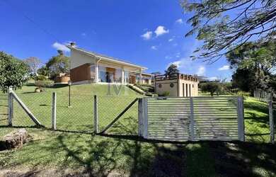 Imagem: A casa em condomínio possui 3 Dormitórios, 5 Banheiros, 4