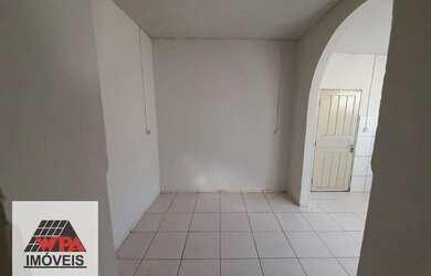 Imagem: A casa possui 3 Dormitórios, 1 Banheiro, 1 Vaga na garagem