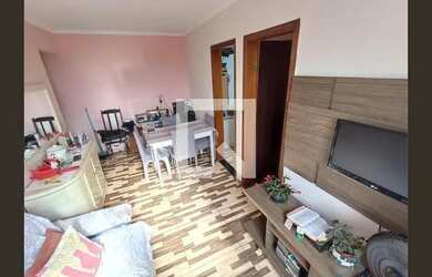 Imagem: O apartamento possui 2 Dormitórios, 1 Banheiro, 1 Vaga na garagem