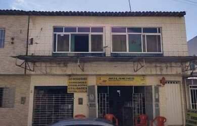 Imagem: A casa possui 2 Dormitórios, 4 Banheiros, 1 Vaga na garagem