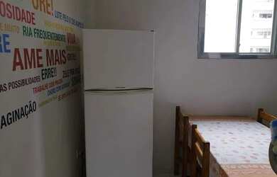 Imagem: O apartamento possui 1 Dormitório, 1 Banheiro, 1 Vaga na garagem