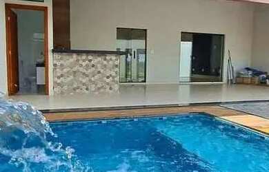 Imagem: A casa possui 2 Dormitórios, 1 Banheiro, 1 Vaga na garagem