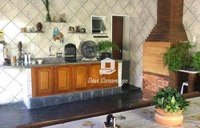 Imagem: A casa possui 5 Dormitórios, 3 Banheiros, 5 Vagas na garagem