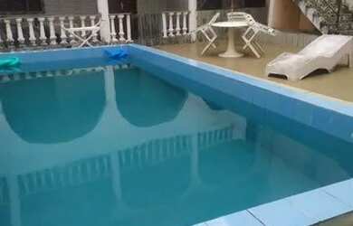 Imagem: A casa possui 3 Dormitórios, 2 Banheiros, 1 Vaga na garagem