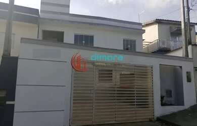 Imagem: A casa possui 3 Dormitórios, 2 Banheiros, 2 Vagas na garagem