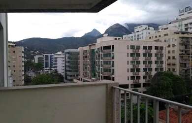 Imagem: O apartamento possui 2 Dormitórios, 3 Banheiros, 1 Vaga na