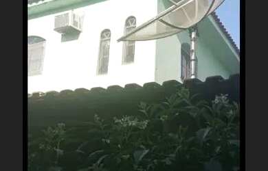 Imagem: A casa possui 3 Dormitórios, 3 Banheiros, 1 Vaga na garagem