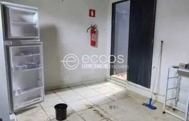 Imagem: O depósito para alugar possui e está localizado em Santa