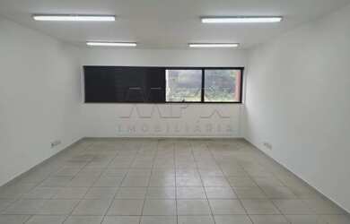 Imagem: O depósito possui 1 Vaga na garagem, 42m² de Área e Ar-condicionado