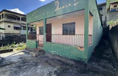 Imagem: A casa possui 2 Dormitórios, 1 Banheiro, 150m² de Área e