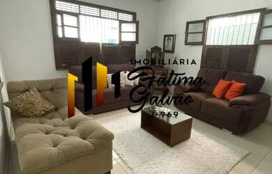 Imagem: A casa possui 5 Dormitórios, 3 Banheiros, 210m² de Área e