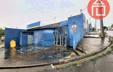 Imagem: O depósito possui 5 Vagas na garagem e 350m² de Área e está