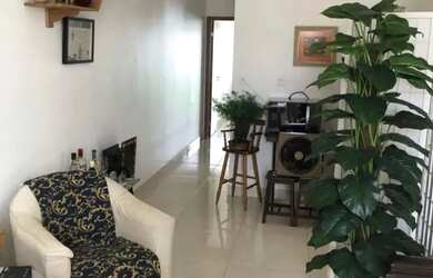 Imagem: A casa possui 2 Dormitórios, 2 Banheiros, 2 Vagas na garagem