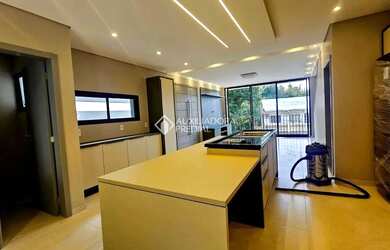 Imagem 2: CASA TRIPLEX A VENDA - MOBILIADA, BAIRRO CACHOEIRA DO BOM JESUS