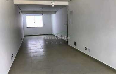 Imagem 4: Casa comercial, 4 salas, quintal, edícula, 3 vagas de garagem