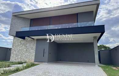 Imagem: A casa em condomínio possui 4 Dormitórios, 5 Banheiros, 4