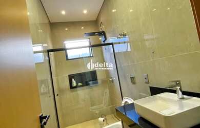 Imagem 12: Casa residencial em condomínio disponível para locação no bairro Grand...