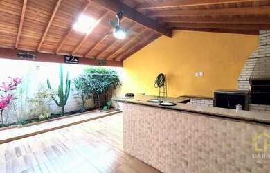 Imagem: A casa em condomínio possui 3 Dormitórios, 3 Banheiros, 2