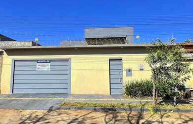 Imagem: A casa possui 3 Dormitórios, 5 Banheiros, 4 Vagas na garagem