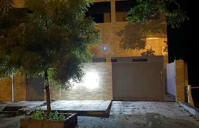 Imagem: A casa possui 2 Dormitórios, 2 Banheiros e está localizado