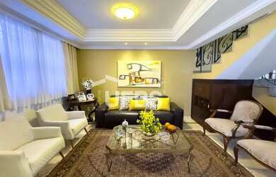 Imagem: A casa possui 5 Dormitórios, 4 Banheiros, 2 Vagas na garagem