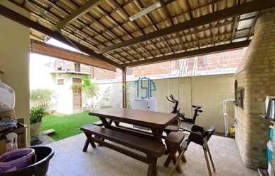 Imagem: A casa em condomínio possui 3 Dormitórios, 3 Banheiros, 3