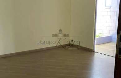 Imagem: A casa possui 4 Dormitórios, 3 Banheiros, 4 Vagas na garagem