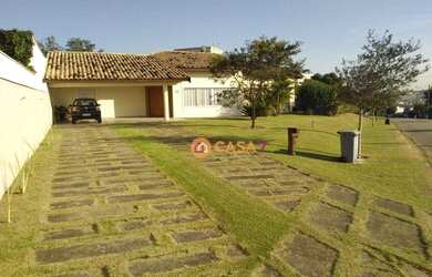 Imagem: A casa em condomínio possui 4 Dormitórios, 5 Banheiros, 5