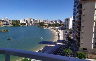 Imagem: O apartamento possui 4 Dormitórios, 3 Banheiros, 2 Vagas na