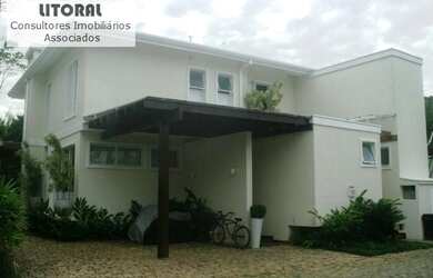 Imagem: A casa em condomínio possui 4 Dormitórios, 5 Banheiros, 2