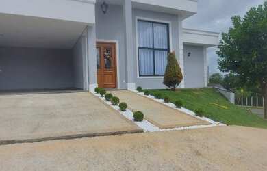 Imagem: A casa em condomínio possui 3 Dormitórios, 5 Banheiros, 4