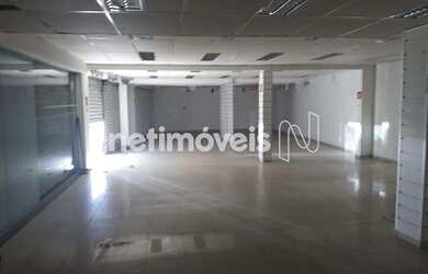 Imagem: O depósito possui 5 Vagas na garagem e 405m² de Área e está