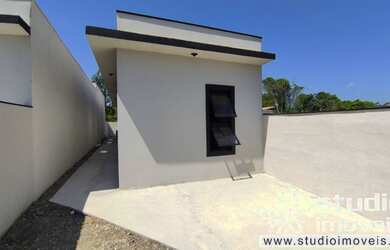 Imagem: A casa possui 2 Dormitórios, 3 Banheiros, 1 Vaga na garagem