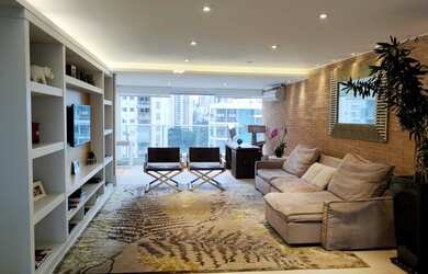 Imagem: O apartamento possui 4 Dormitórios, 4 Banheiros, 4 Vagas na